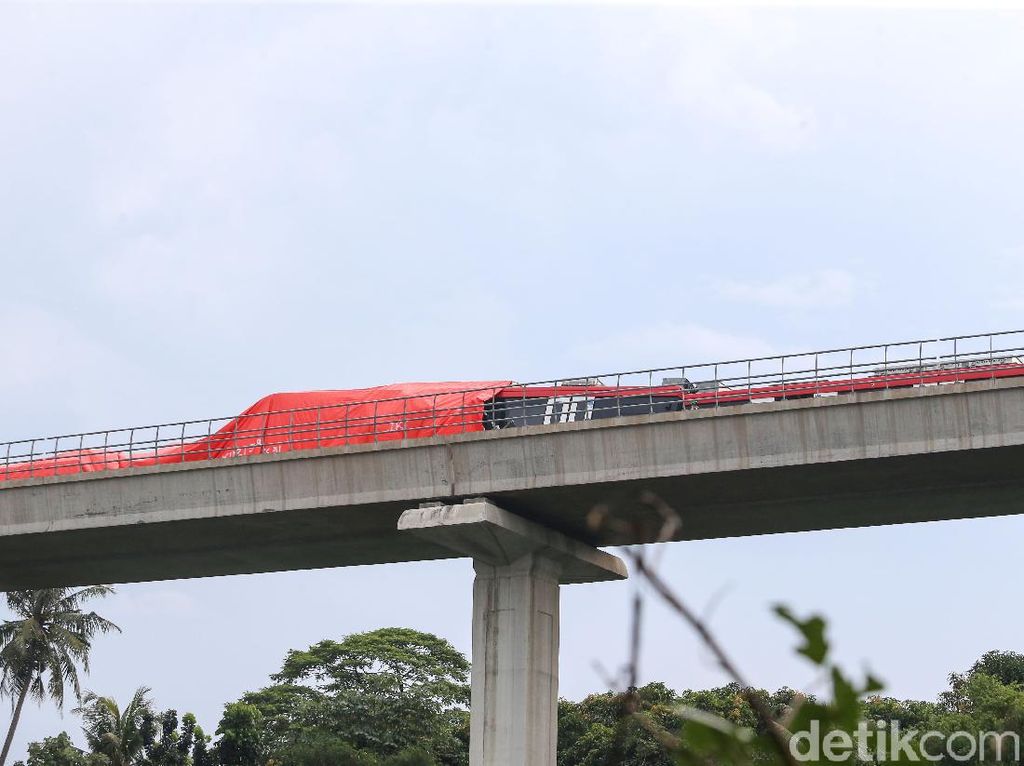 2 Kereta LRT Jabodebek Bekas Tabrakan Datang April, Uji Coba Jadi Kapan?