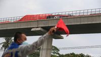 Jalan Terjal Proyek LRT Jabodebek