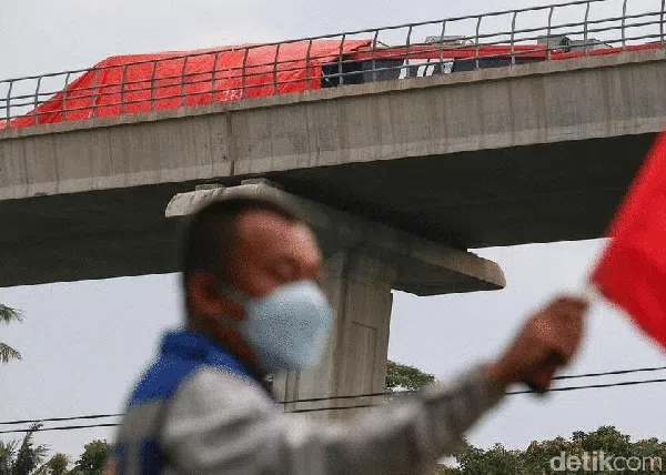 Terkini! Foto-foto LRT Tabrakan di Cibubur