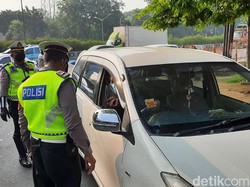 Hari Pertama Gage 13 Titik, Pemobil Pelat Genap Ditilang di MT Haryono