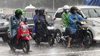 Jabodetabek Dilanda Cuaca Ekstrem, Apa Pemicunya? Ini Kata BMKG