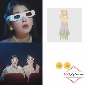 Fashion IU dalam music video Strawberry Moon