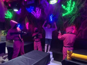 Nongkrong di Kafe Ini Bisa Ikut Permainan Squid Game