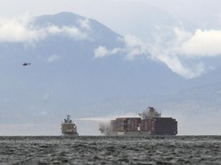 Kapal Kargo Terbakar di Lepas Pantai Kanada, Keluarkan Gas Beracun