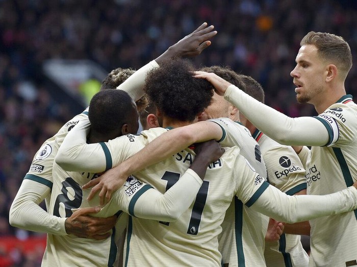 Liverpool berpesta gol di markas Manchester United di pekan kesembilan Premier League. The Reds menang telak dengan skor 5-0.