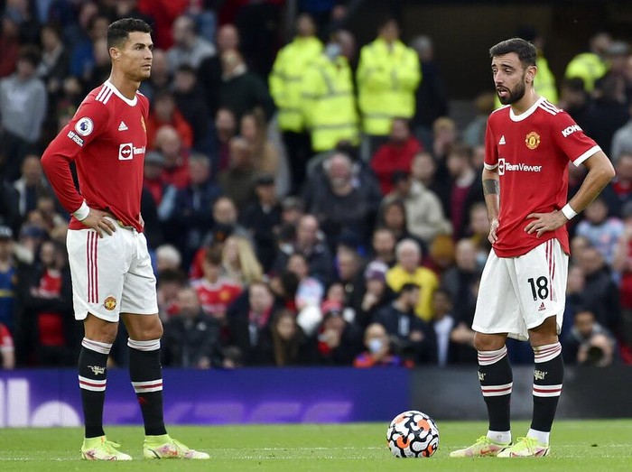 Liverpool berpesta gol di markas Manchester United di pekan kesembilan Premier League. The Reds menang telak dengan skor 5-0.
