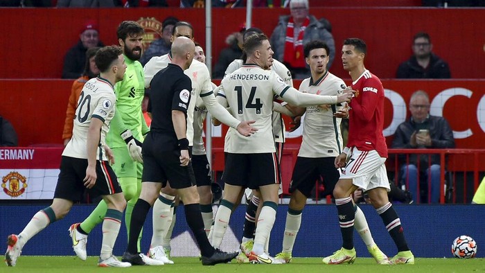 Liverpool Pesta Gol di Kandang MU Liverpool berpesta gol di markas Manchester United di pekan kesembilan Premier League. The Reds menang telak dengan skor 5-0.