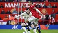 Tim tuan rumah menggempur pertahanan Liverpool guna mengejar ketertinggalan. AP Photo/Rui Vieira.