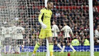 Gawang Manchester United kembali kebobolan di menit ke-38. Gawang yang dikawal David de Gea dibobol oleh Mohamed Salah. AP Photo/Rui Vieira.