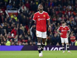 Manchester United bermain dengan 10 pemain di menit ke-60. Paul Pogba diusir wasit akibat tekel kerasnya kepada Keita. AP Photo/Rui Vieira.