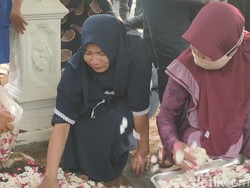 Jenazah Gilang, Mahasiswa UNS Solo yang Meninggal Usai Diksar Dimakamkan