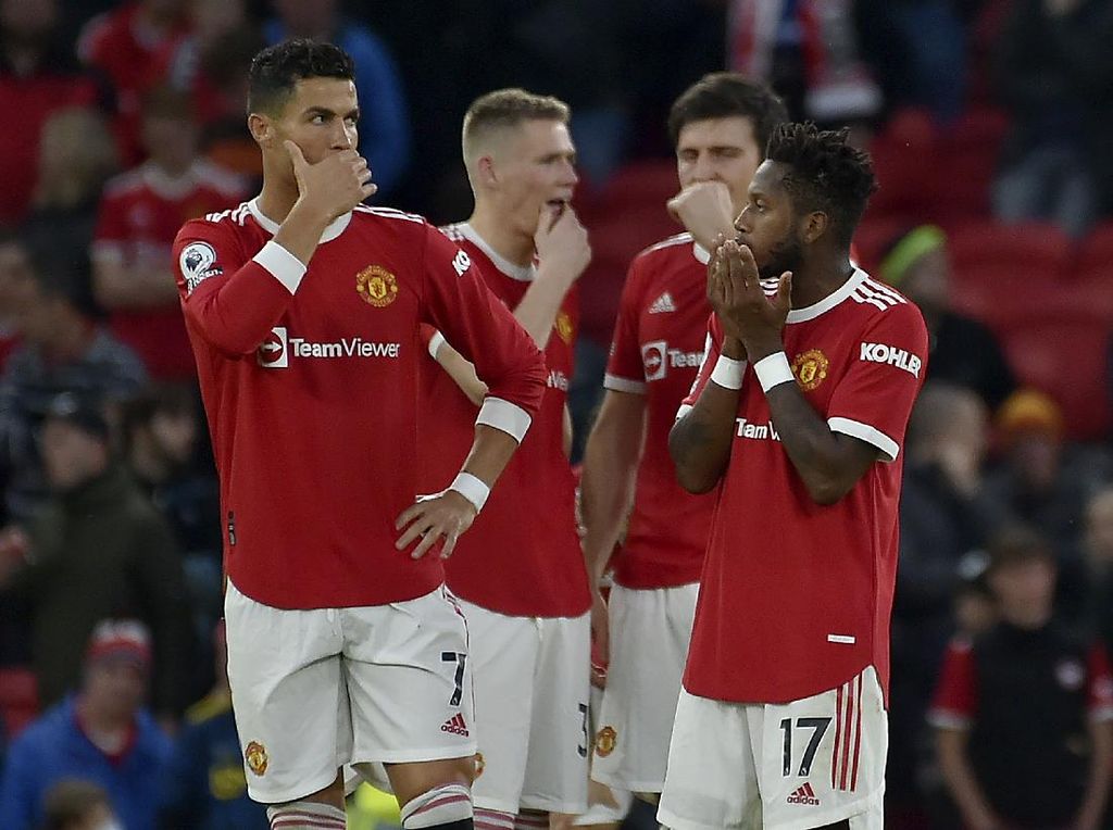 Dipermalukan Liverpool, Para Pemain MU Disemprot Rooney Dipermalukan Liverpool, Para Pemain MU Disemprot Rooney