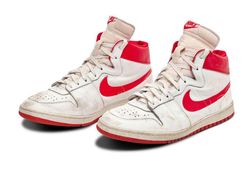 Sesuatu Banget NIh! Beli Nike Bakal Cuma Bisa Via Online Saja
