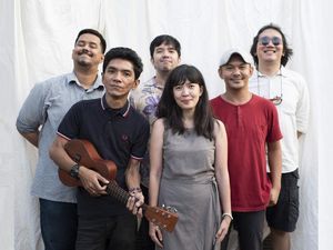 Lewat Suar, Payung Teduh Puji Sang Pencipta Lewat Suar, Payung Teduh Puji Sang Pencipta