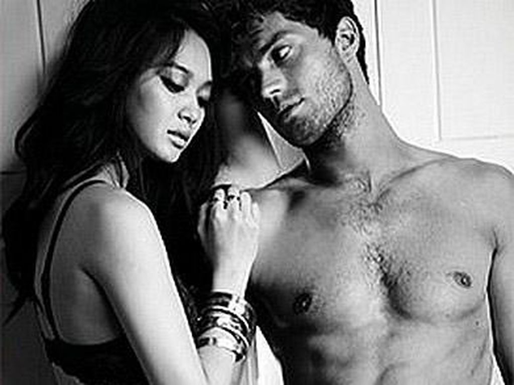 Malu, Jamie Dornan Pilih Ngaku Tukang Kebun Tiap Kencan Malu, Jamie Dornan Pilih Ngaku Tukang Kebun Tiap Kencan