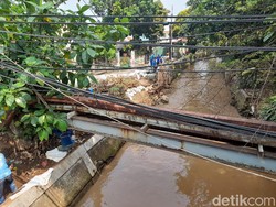 Perbaikan Permanen Tanggul Kawasan Hek Kramat Jati Dilanjut