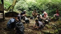 Ritual Membuang Celana Dalam yang Mengancam Gunung Sanggabuana