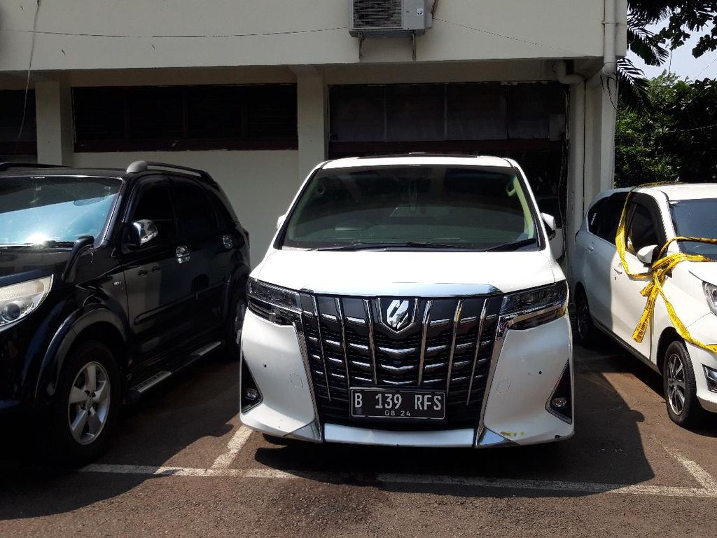 Penjelasan Lengkap soal Mobil RFS Milik Rachel Vennya Penjelasan Lengkap soal Mobil RFS Milik Rachel Vennya