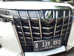 Mobil Alphard Berpelat Cantik Rachel Vennya Pajaknya Seharga Motor Matic