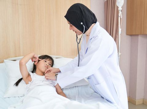 Ilustrasi anak sakit maag
