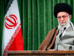 Ayatollah Khamenei Muncul di Masjid di Tengah Kabar Kesehatan Memburuk