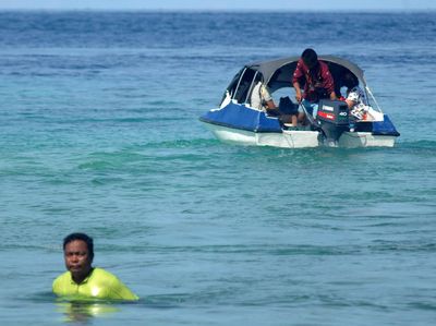 Bukan di Daratan, Taksi di Kepulauan Talaud Membelah Perairan