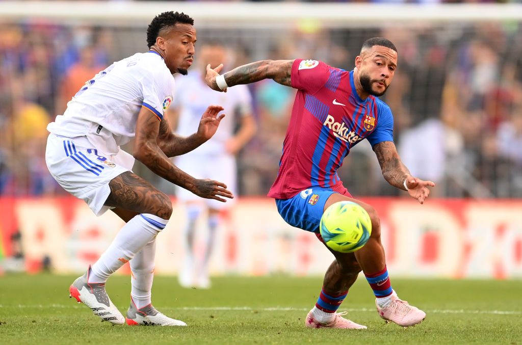 BARCELONA, SPAIN - OCTOBER 24: Sergio Aguero of FC Barcelona shakes hands with Ansu Fati of FC Barcelona as he comes on as a substitute during the LaLiga Santander match between FC Barcelona and Real Madrid CF at Camp Nou on October 24, 2021 in Barcelona, Spain. (Photo by Eric Alonso/Getty Images)