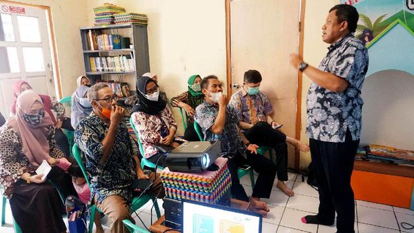 Edukasi Masyarakat Lewat Inklusi Keuangan