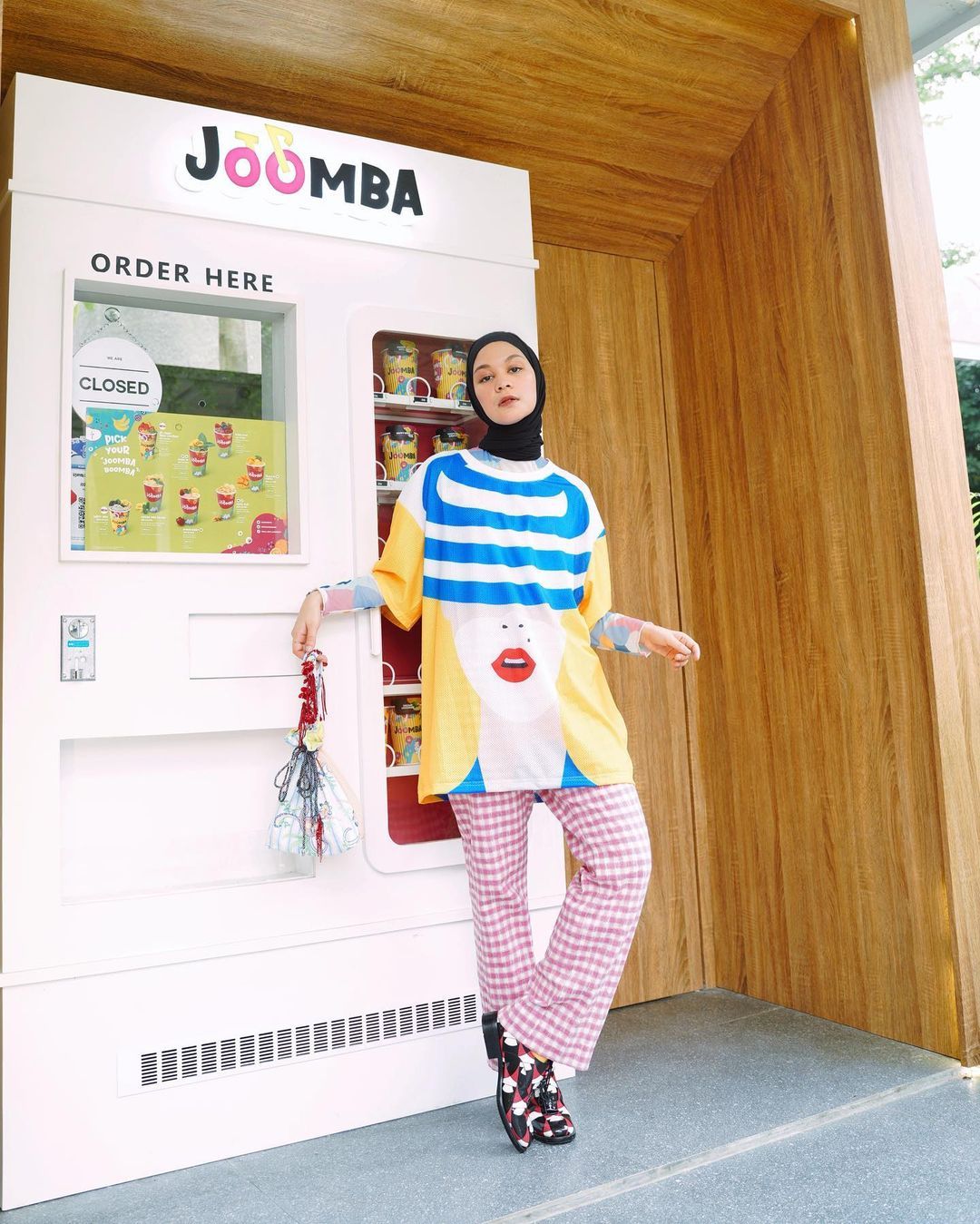 Fashion colourful ala Tantri Namirah