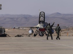 Penampakan Lokasi Jatuhnya Pesawat Militer AS di California