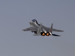 Pesawat Militer AS Jatuh di California