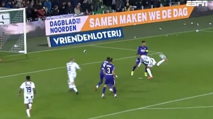 Gol Kalajengking, Cyril Ngonge