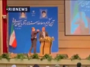 Baru Dilantik, Gubernur Iran Ditampar Saat Pidato