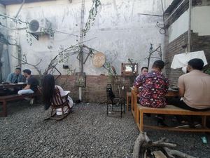 Hii Seram! 5 Tempat Makan Ini Berkonsep Horor, Ada Kuntilanak dan Pocong