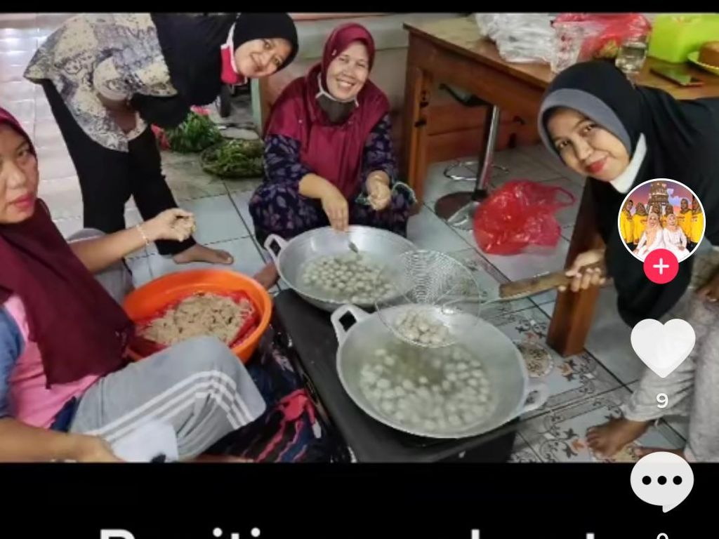 Kenyang! Habis Vaksin Covid-19 Dapat Bonus Bakso dan Minuman Gratis Kenyang! Habis Vaksin Covid-19 Dapat Bonus Bakso dan Minuman Gratis