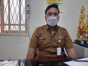 Sampah Kali Jambe Diangkut Setelah Sedimentasi Dekat Crossing Tol Dikeruk