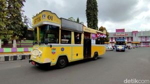 Momen 13 Atlet Jabar PON Papua Keliling Ciamis Naik Bus Wisata Gatrik