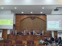 Saksi Kasus KM 50 Lihat Samurai Saat Polisi Geledah Mobil Laskar FPI