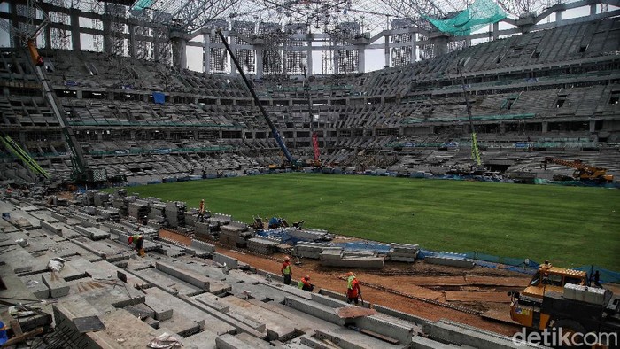 Penampakan Jakarta International Stadium Telah Dipasang Rumput Lapangan utama Jakarta International Stadium, telah dipasang rumput. Begini penampakannya, Selasa (26/10).