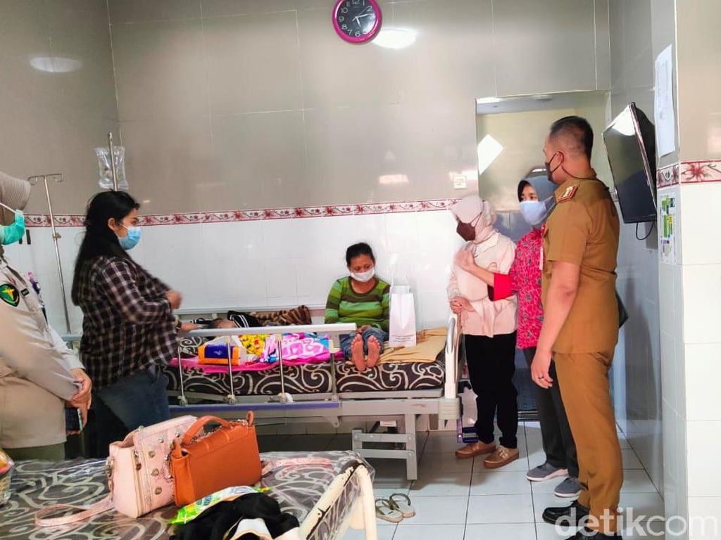 Kejamnya Calon Ayah Tiri Sundut Rokok dan Siram Air Panas ke Balita 2,5 Tahun Kejamnya Calon Ayah Tiri Sundut Rokok dan Siram Air Panas ke Balita 2,5 Tahun