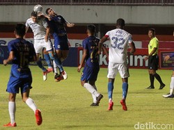 PSIS berusaha mengejar ketertinggalan di sisa waktu yang ada, tapi usaha mereka gagal menemui hasil. Skor 1-0 untuk kemenangan Persib bertahan hingga laga usai.