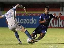 Hasil ini membawa Persib naik ke puncak klasemen sementara Liga 1 dengan 19 poin. Sementara itu, PSIS turun ke urutan ketiga dengan 18 poin.