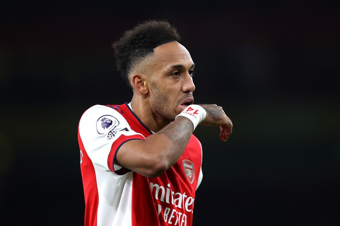 LONDON, ENGLAND - OCTOBER 22: Pierre-Emerick Aubameyang of Arsenal during the Premier League match between Arsenal and Aston Villa at Emirates Stadium on October 22, 2021 in London, England. (Photo by Alex Pantling/Getty Images)
