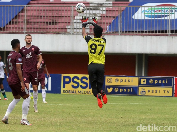 PSM Makassar vs Persikabo 1973 dalam lanjutan Liga 1 2021 digelar di Stadion Maguwoharjo, Sleman, Yogyakarta, Selasa (26/10). Laga berakhir imbang 0-0.