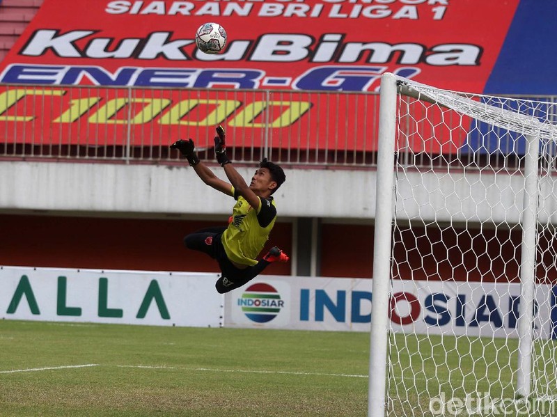 PSM Makassar vs Persikabo 1973 dalam lanjutan Liga 1 2021 digelar di Stadion Maguwoharjo, Sleman, Yogyakarta, Selasa (26/10). Laga berakhir imbang 0-0.