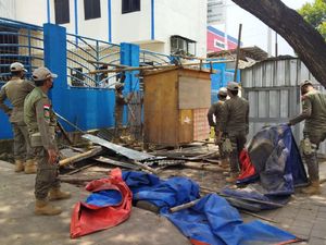 Diduga Jadi Lokasi Transaksi Prostitusi, Warung di JLS Cilegon Dibongkar