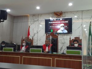 Sidang Pemeriksaan Terdakwa Kasus Babi Ngepet Ditunda Sidang Pemeriksaan Terdakwa Kasus Babi Ngepet Ditunda