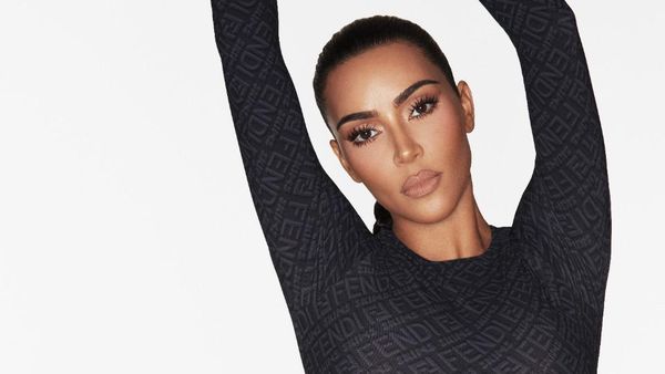 10 Wanita yang Dijuluki Kembaran Kim Kardashian, Siapa yang Paling Mirip?