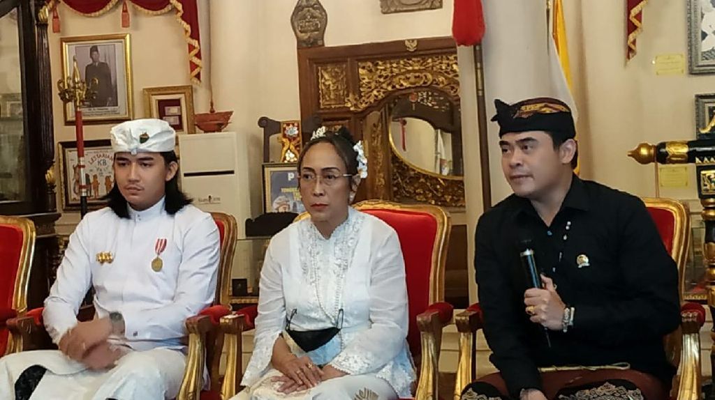 Potret Sukmawati Usai Upacara Pindah Agama Hindu Potret Sukmawati Usai Upacara Pindah Agama Hindu