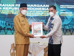 Lagi-lagi, Sumbar Terima Plakat dan Piagam WTP